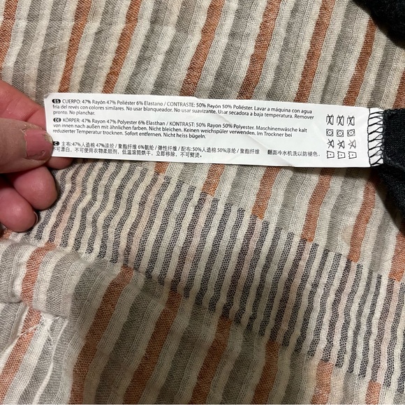 Wildfox after the rain rainbow sommers sweatshirt size M NWOT - Picture 5 of 5